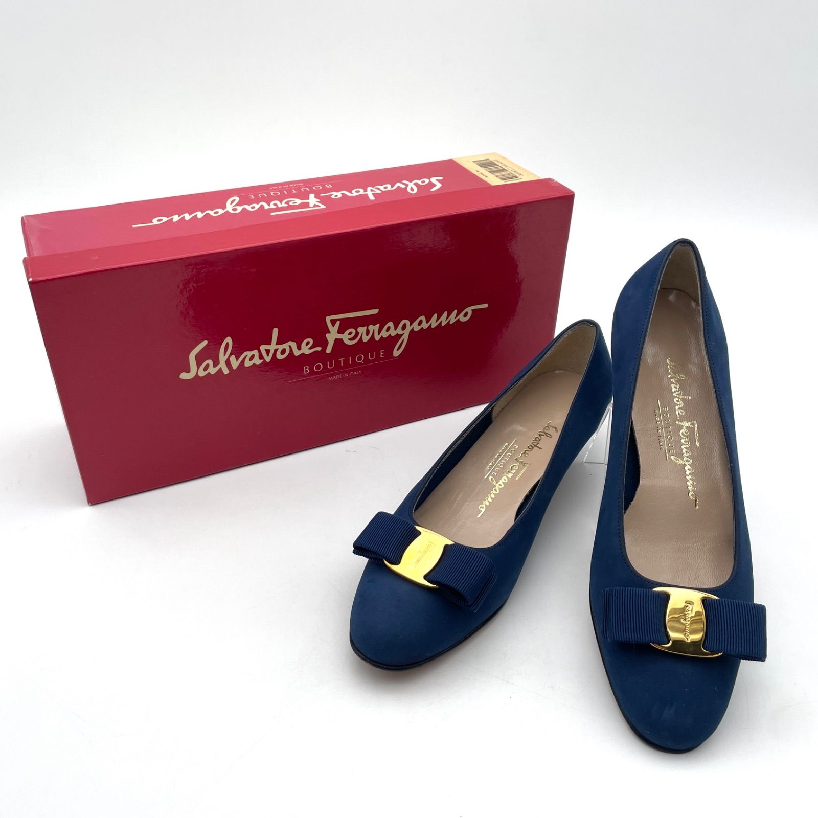 Salvatore Ferragamo サルヴァトーレ フェラガモ VARA ヴァラ 6C 23.5