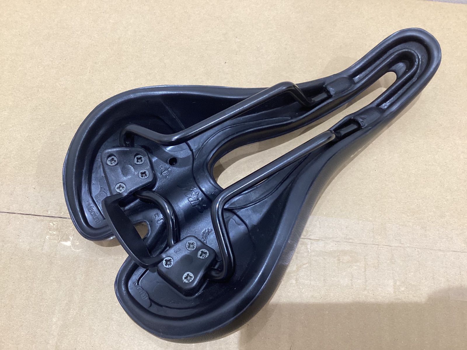 reformリフォルム 熱成形サドル SEYMOUR 未使用新品 ENVE SEYMOUR