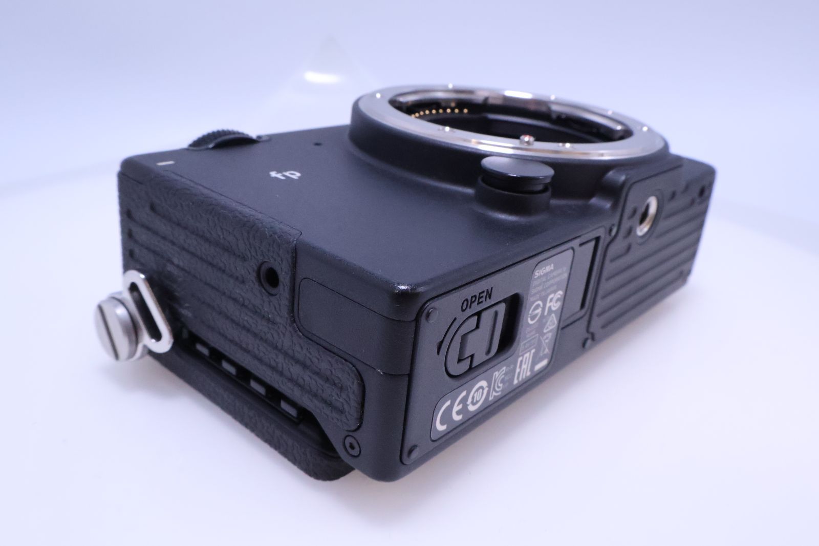 極美品】SIGMA fp ボディ フルサイズミラーレス一眼カメラ - メルカリ