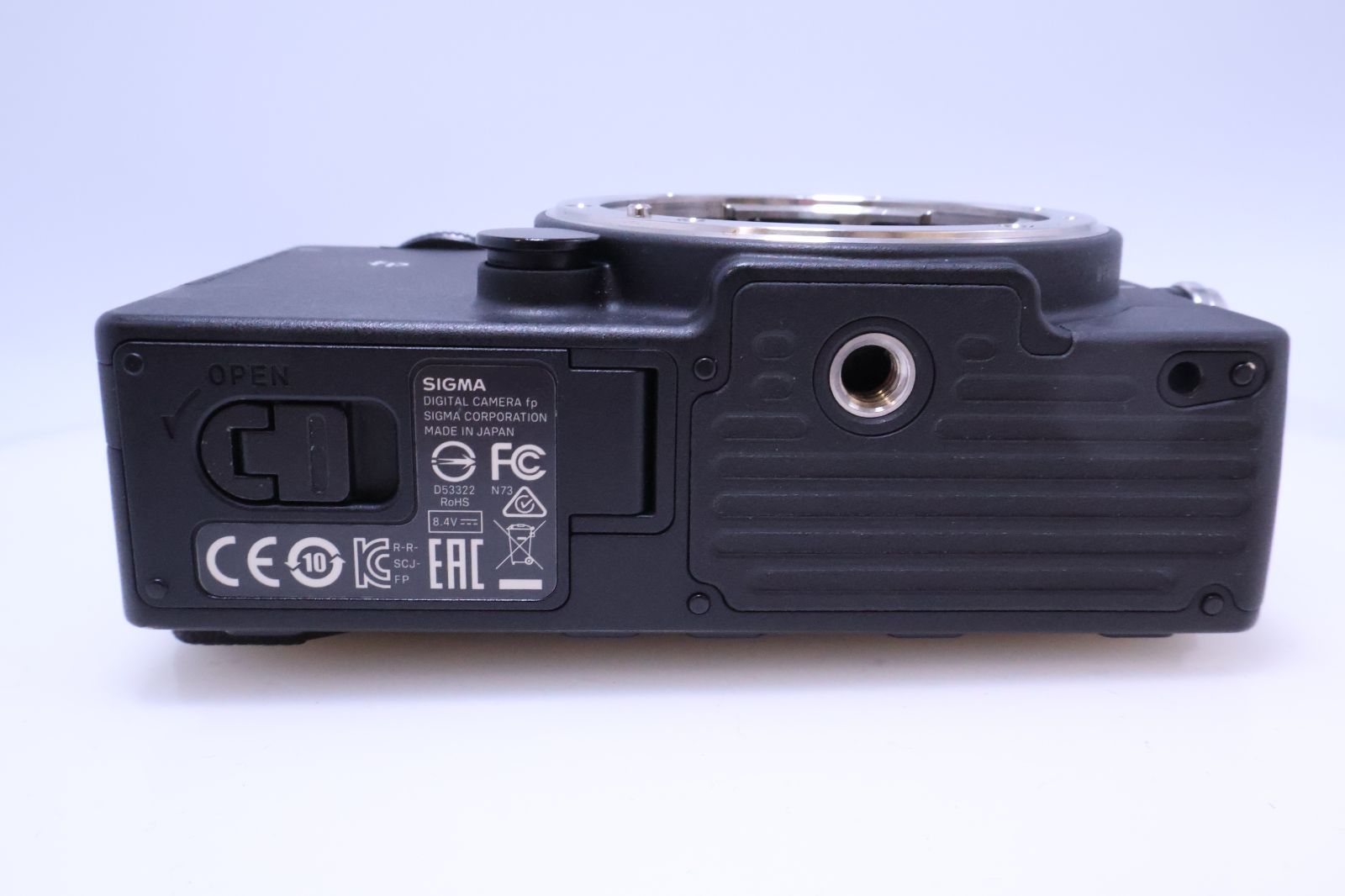 ボディ フルサイズミラーレス一眼カメラ