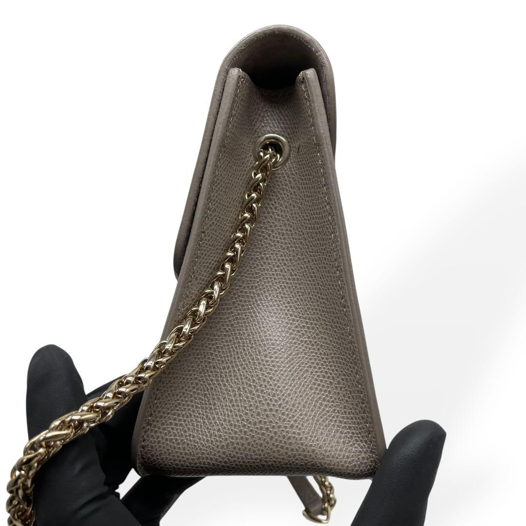 【Pさん専用】FURLA メトロポリス チェーンショルダーバッグ モノトーン 極美品 FURLA メトロポリス ショルダーバッグ チェーン レザー