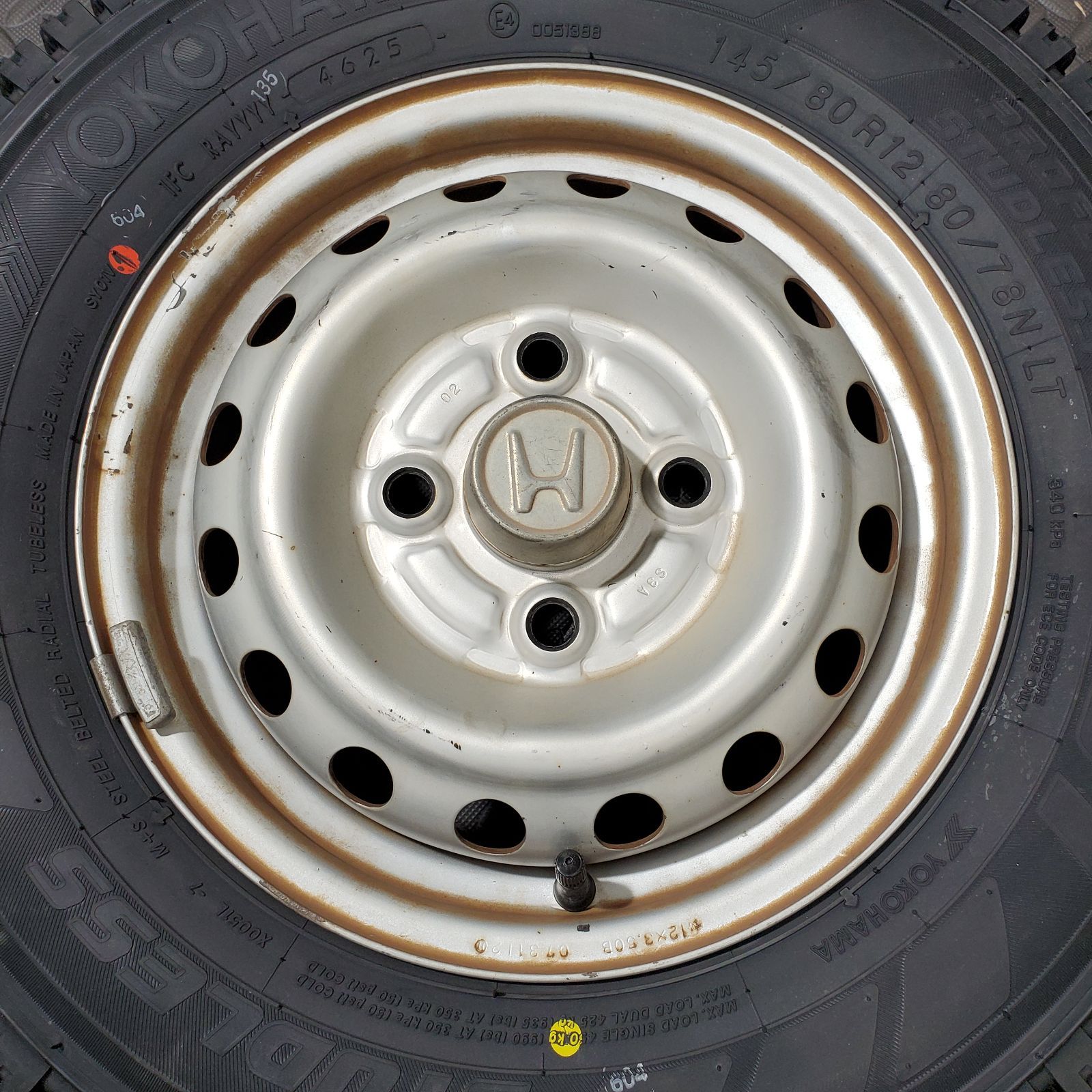 25年製 タイヤ 145 80 R 12 78 N LT ヨコハマ SY 01 V ホンダ アクティ スタッドレスタイヤ 冬タイヤ 1240