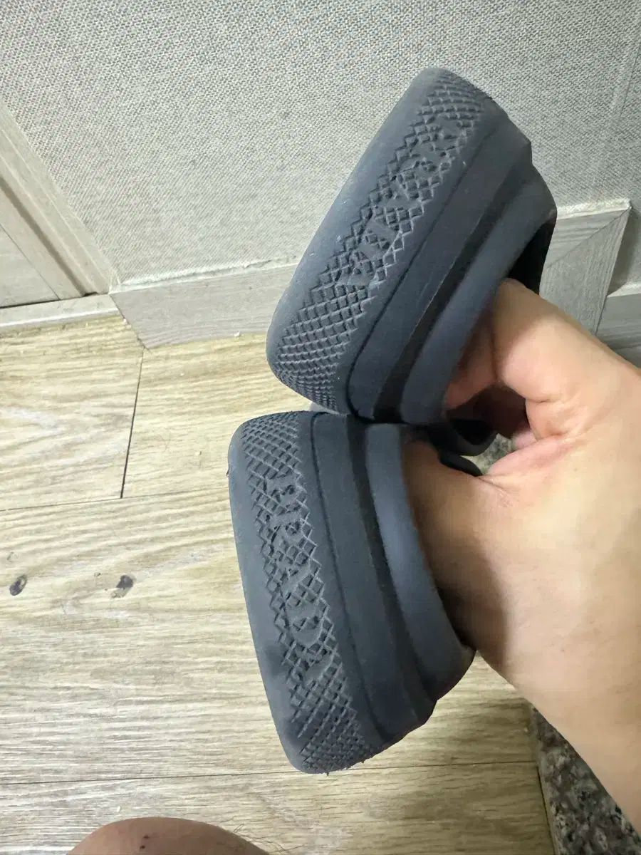 PRADA ラバーミュール 270