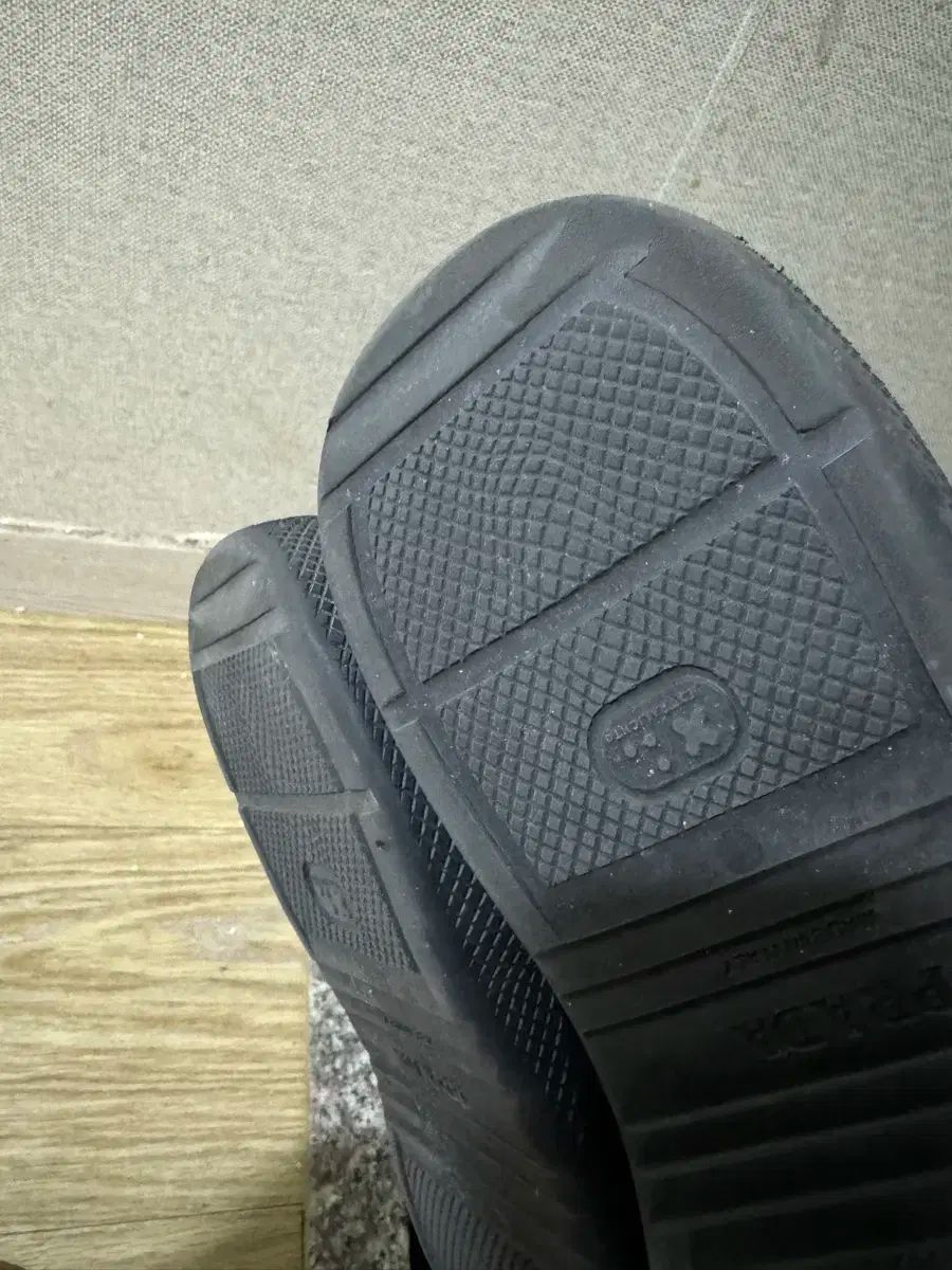 PRADA ラバーミュール 270