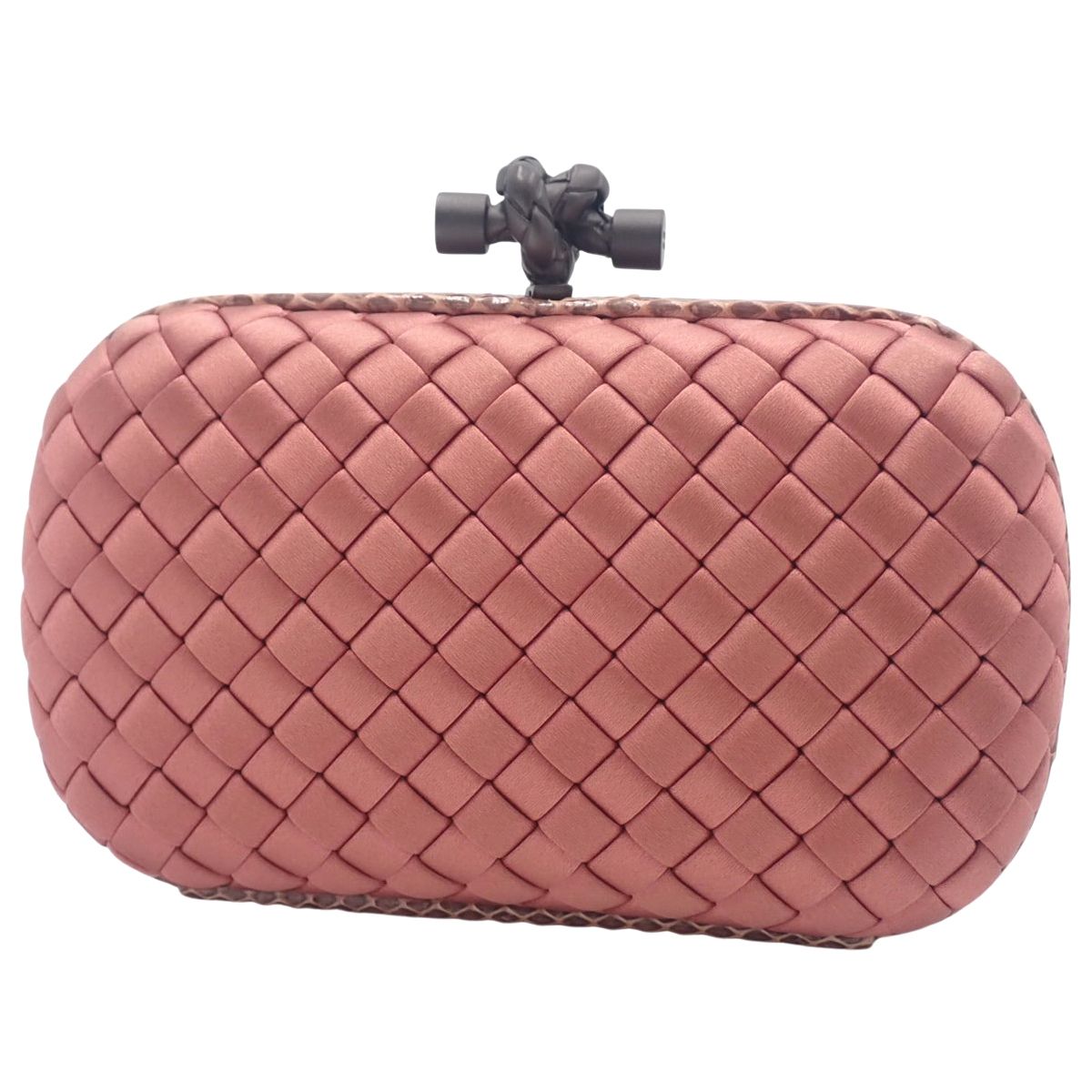 ボッテガ ヴェネタ イントレチャート ノット クラッチ クラッチバッグ セカンドバッグ 手持ちかばん 小物入れ パーティバッグ サテン アイヤーズ パイソン ピンク ガンメタル金具 113085 レディース アラモード
