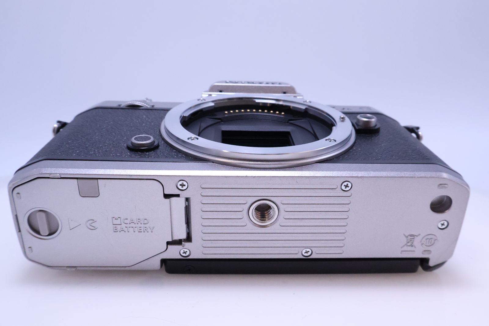 7,384回】Nikon Z fc ボディ Zfc シルバー ミラーレス一眼カメラ