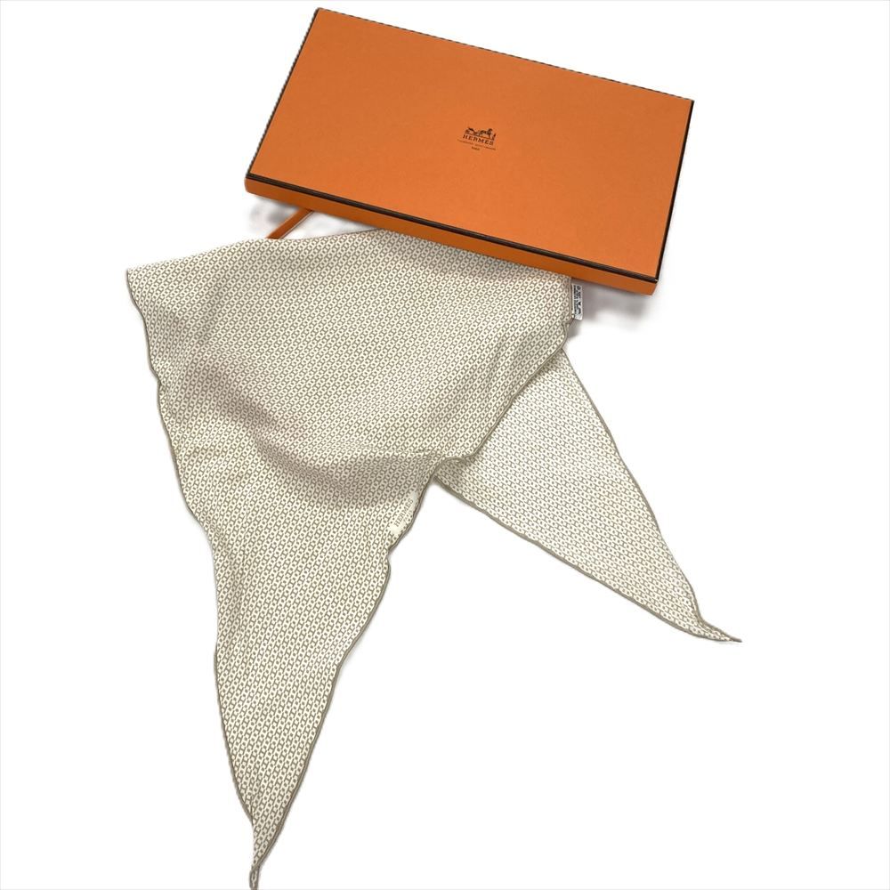 HERMES エルメス ひし形 スカーフ ロザンジュ シルク ベージュ系 無地 エルメス HERMES ロザンジュ スカーフ シルク ベージュ H ロゴ ひし形