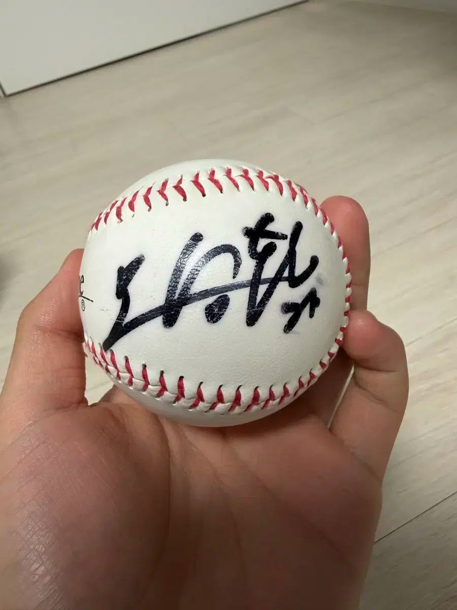 オ・スンファン（呉昇桓） サイン入りボール スカイライン - メルカリ