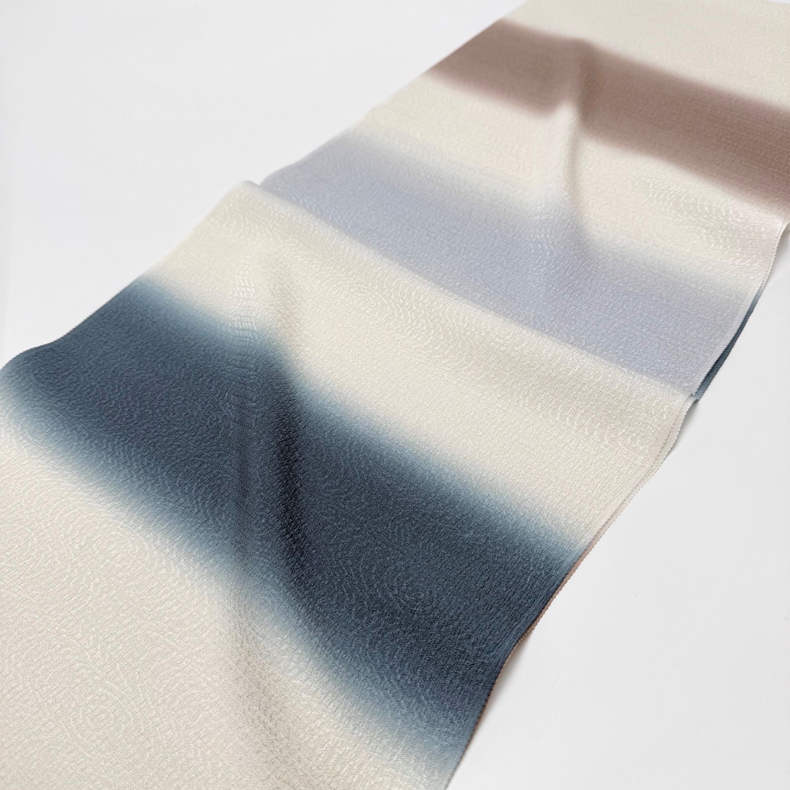 帯揚げ 和小物さくら 横段三色ぼかし 渦紋 0194