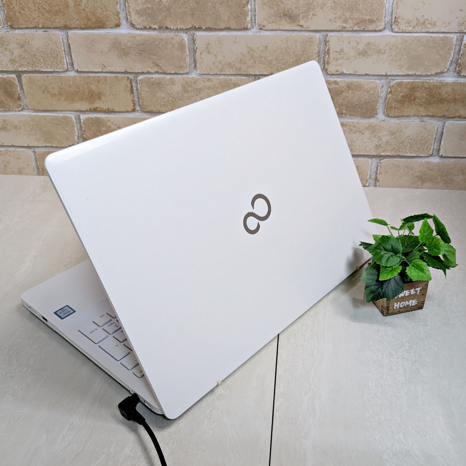 美品☆オフィス付き☆SSD/第6世代Corei5高性能/メモリ8G☆初心者OK