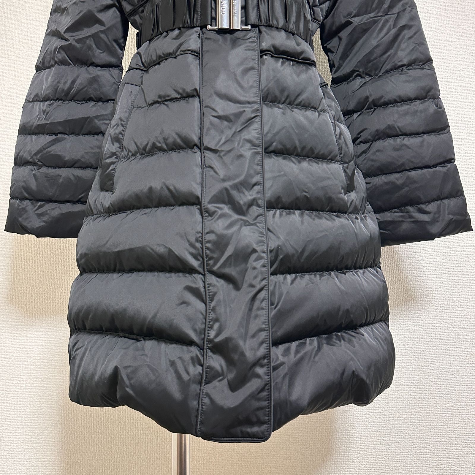 GUESS ローリーダウンジャケット アイダーダウン80% ベルト付き ダイヤ 