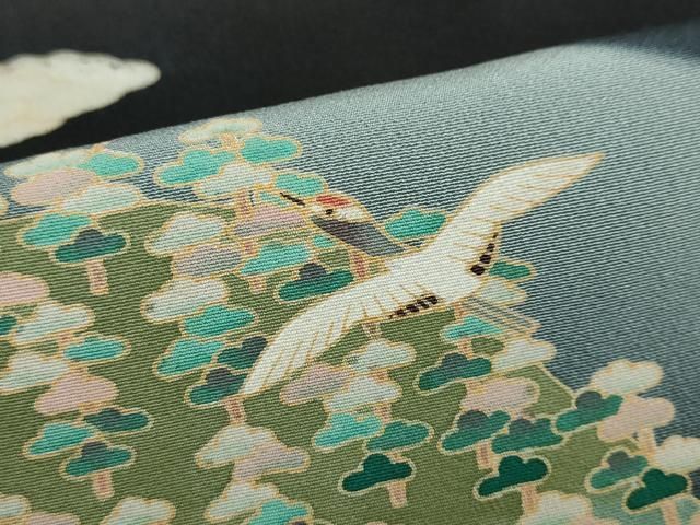 平和屋着物●豪華黒留袖　作家物　草木加賀五彩　遠山群鶴樹林文　正絹　逸品　DAAY5810ud 平和屋着物○豪華黒留袖 作家物 草木加賀五彩 遠山群鶴樹林文 正絹