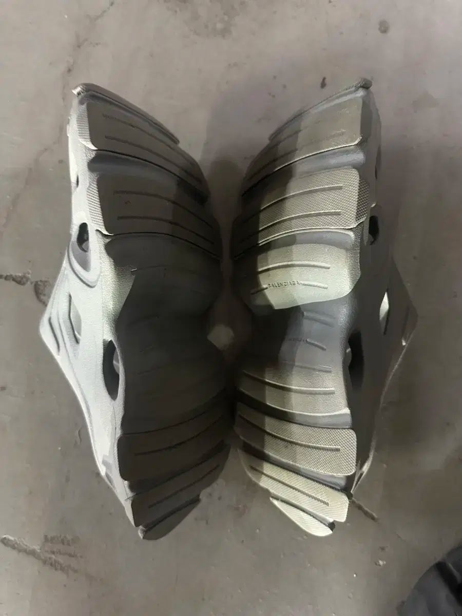 バレンシアガ HDミュール グレー モード系 柔らか素材