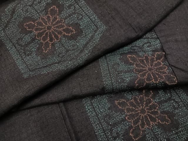 平和屋着物▽本場結城紬 重要無形文化財 単衣 100亀甲 花絵皿