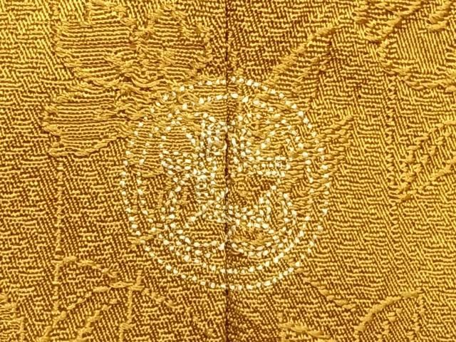 上質な色無地 草花地紋