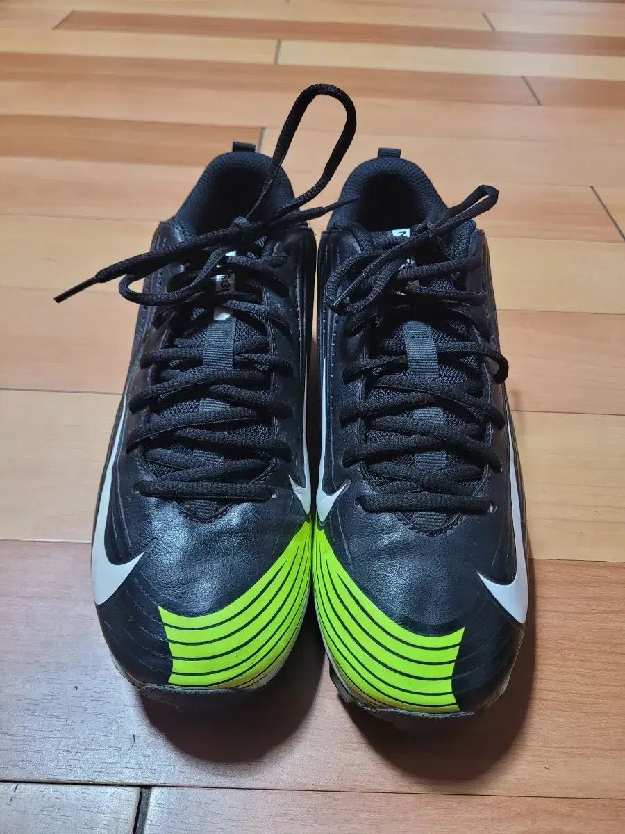 Taos族 Sonny Spruce スタンプワークバングル ヘビーゲージ