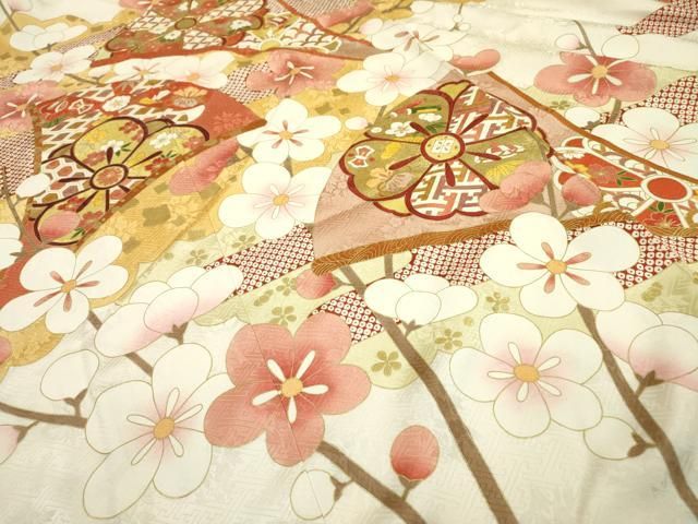 豪華 振袖　駒刺繍　扇面草花文　金彩　まるやま扱い　逸品 扇子模様 正絹　絹 豪華 振袖 駒刺繍 扇面草花文 金彩 まるやま扱い 逸品 扇子模様 正絹 絹