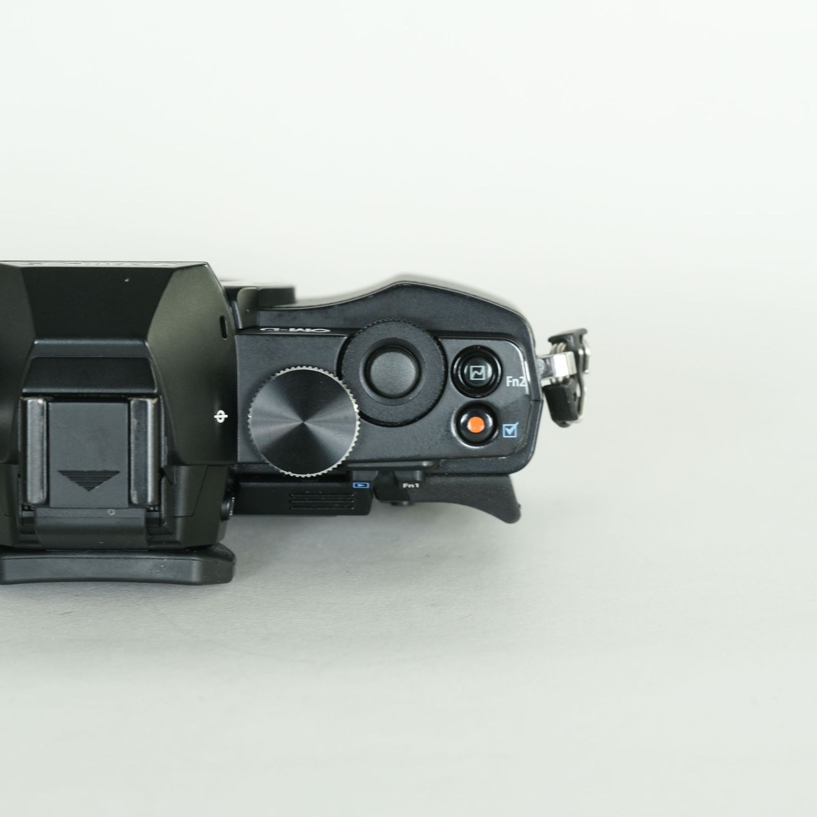 オリンパス OM-D E-M5 ボディ ※シャッター数6161 OM-D E-M5 レンズキット シャッター回数 約21100回以下 E061-2P1