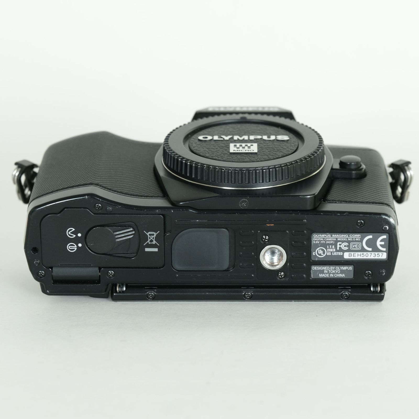 オリンパス OM-D E-M5 ボディ ※シャッター数6161 カメラボディでシャッター回数を確認する方法＊OLYMPUS＊編