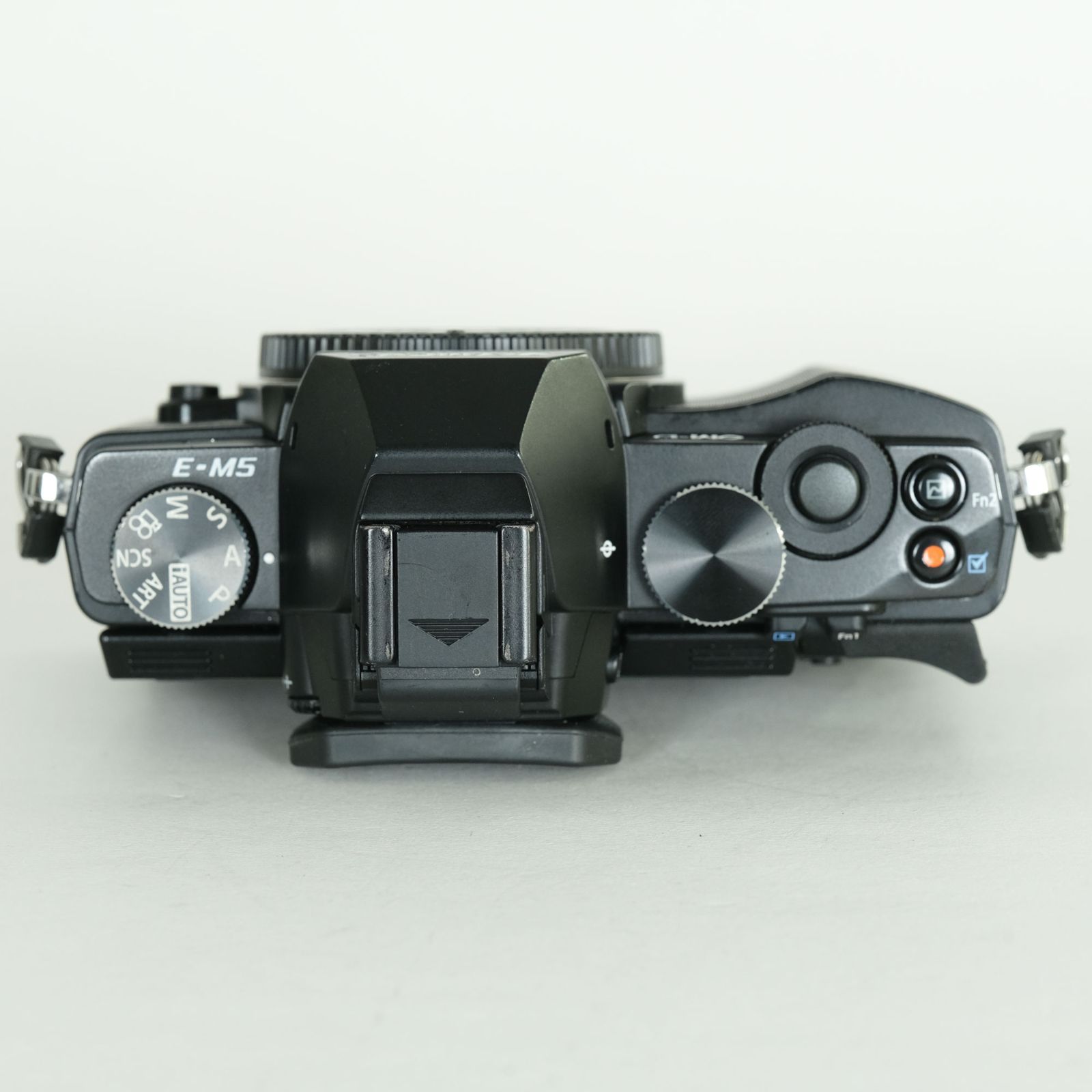 美品 | シャッター数16,320回] OLYMPUS OM-D E-M5 ボディ ブラック