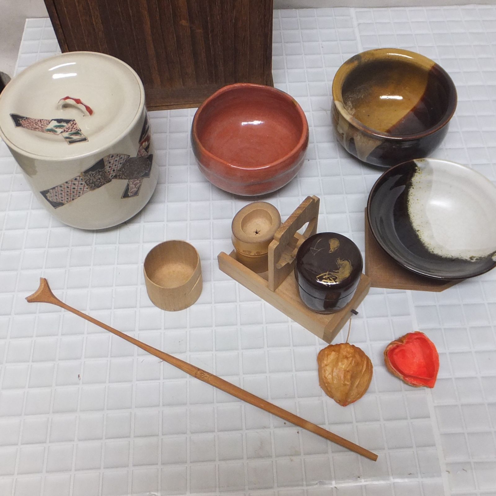 R604【楽焼】茶道具 短冊箱 セット 水指 建水 茶杓 茶筅 棗 柄杓 茶器