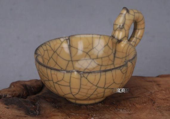 宋汝窯青釉双鳳蓮花燭台は古擬宋代出土古磁器古玩骨董収蔵置物を作った 宋汝窯青釉双鳳蓮花燭台は古擬宋代出土古磁器