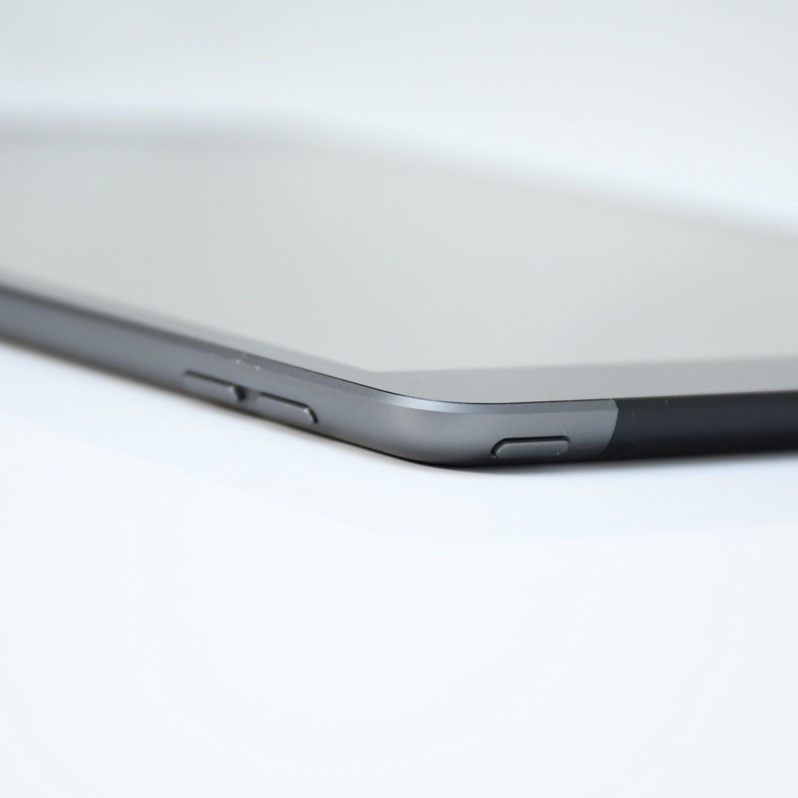 液晶美品＊電池85％】SIMフリー iPad 第8世代 Wi-Fi+Cellular 32GB