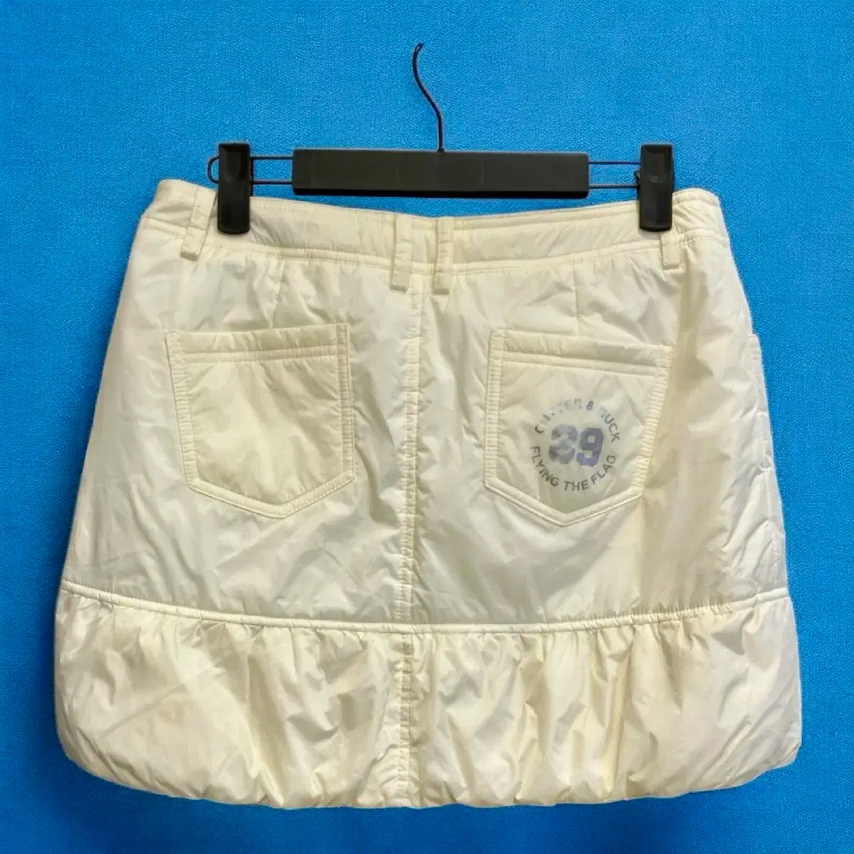 カッター＆バック ダウン スカート