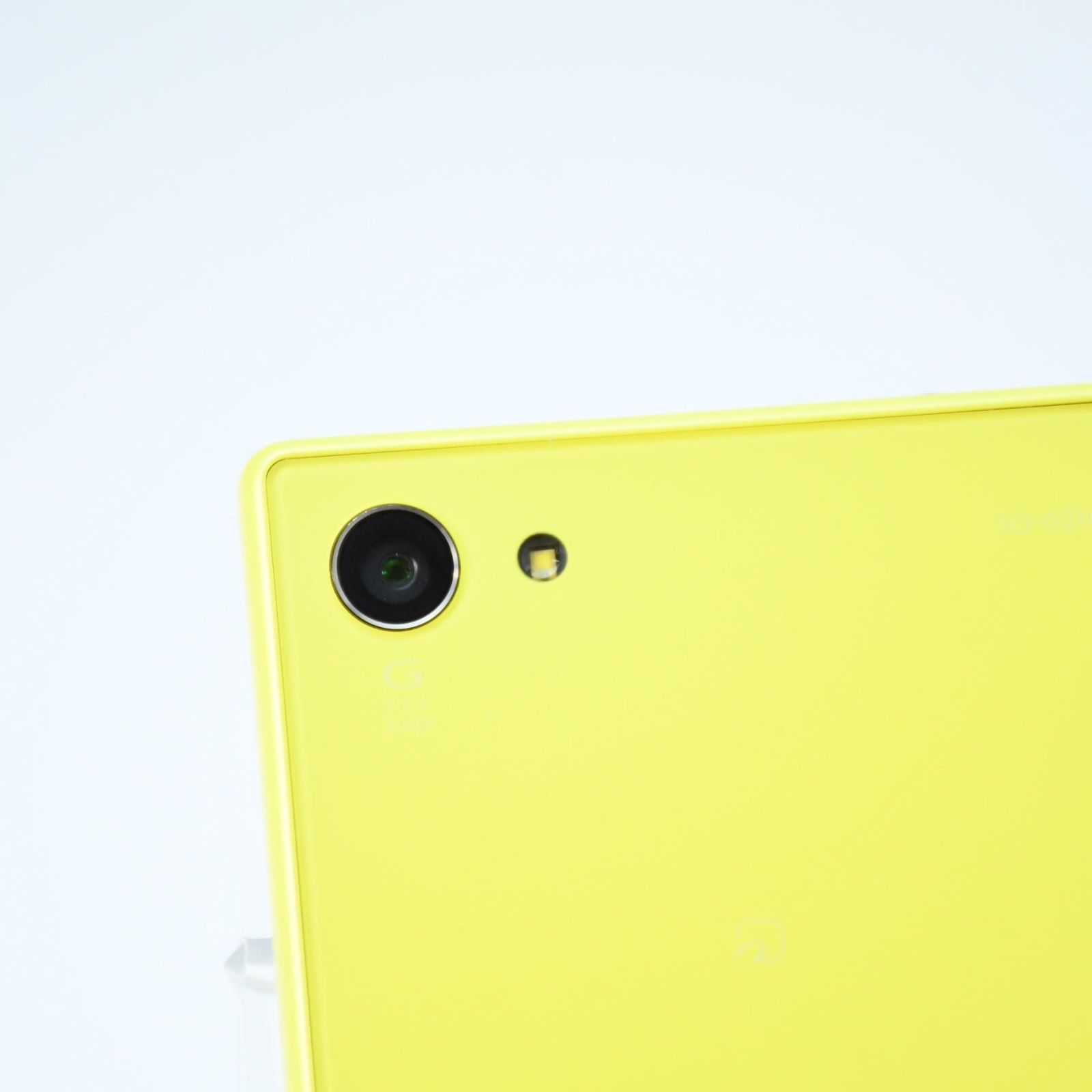 美品＊電池良好】SIMフリー docomo Xperia Z5 Compact イエロー - メルカリ