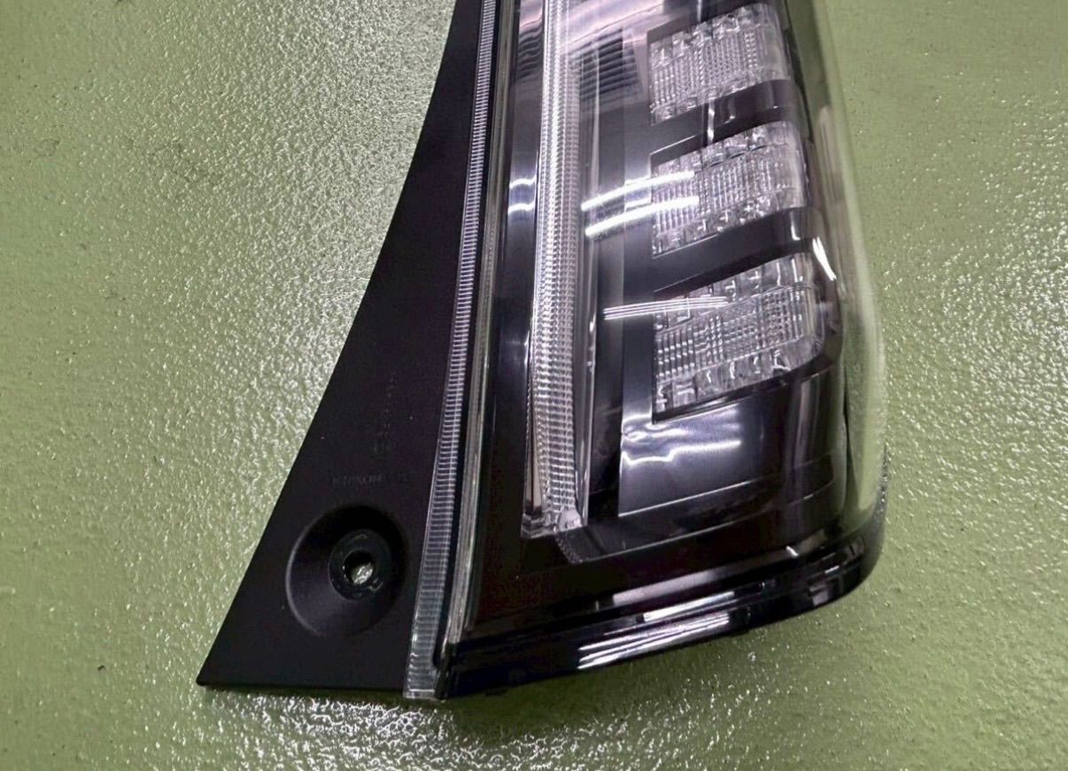 259-127-04 JF3 N-BOX カスタム 右 テールライト テールランプ ICHIKOH