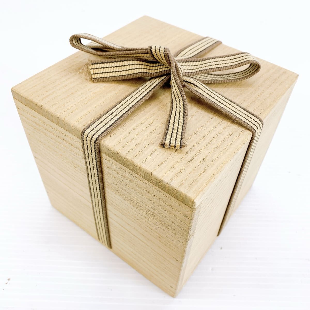 M 900 吉田喜彦 作 土灰釉 口紅茶碗 共箱 茶道具 美濃焼 手仕事 48年作 茶碗 陶器 アンティーク