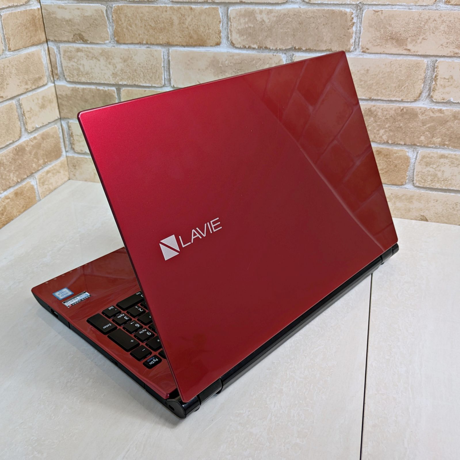 美品☆オフィス付き☆SSD/第7世代Corei3高性能/メモリ8G☆初心者OK