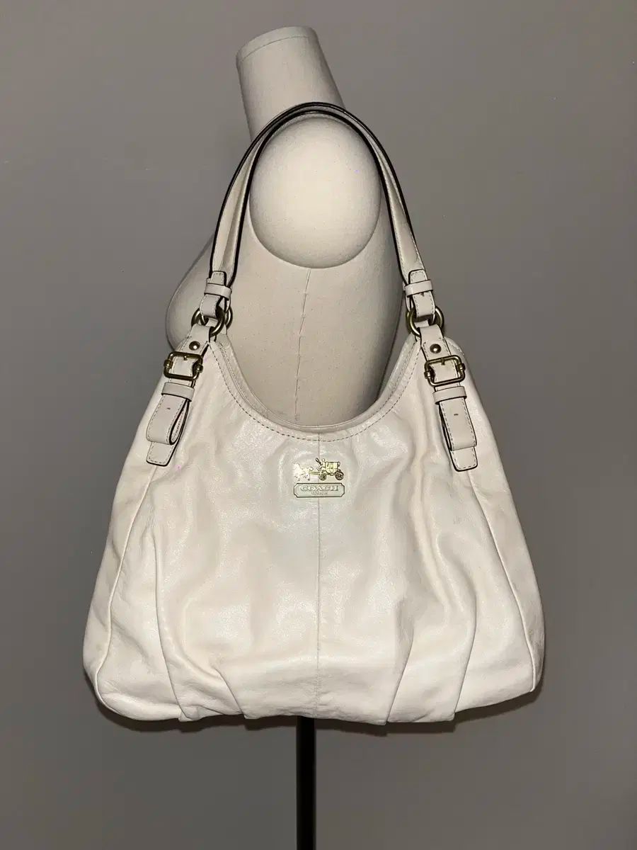 コーチ クリーミィー ショルダー バッグ