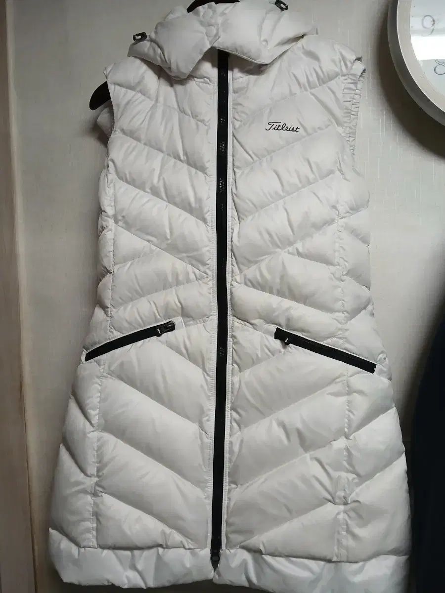 【新品未使用】タイトリストTitleゴルフウェアレディースダウンベスト ゴルフベスト レディース ダウンベスト ベスト ゴルフウェア 防寒 保温
