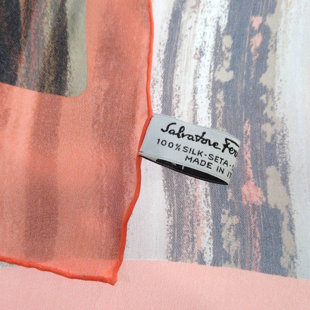 Salvatore Ferragamo サルヴァトーレフェラガモ スカーフネックウェア