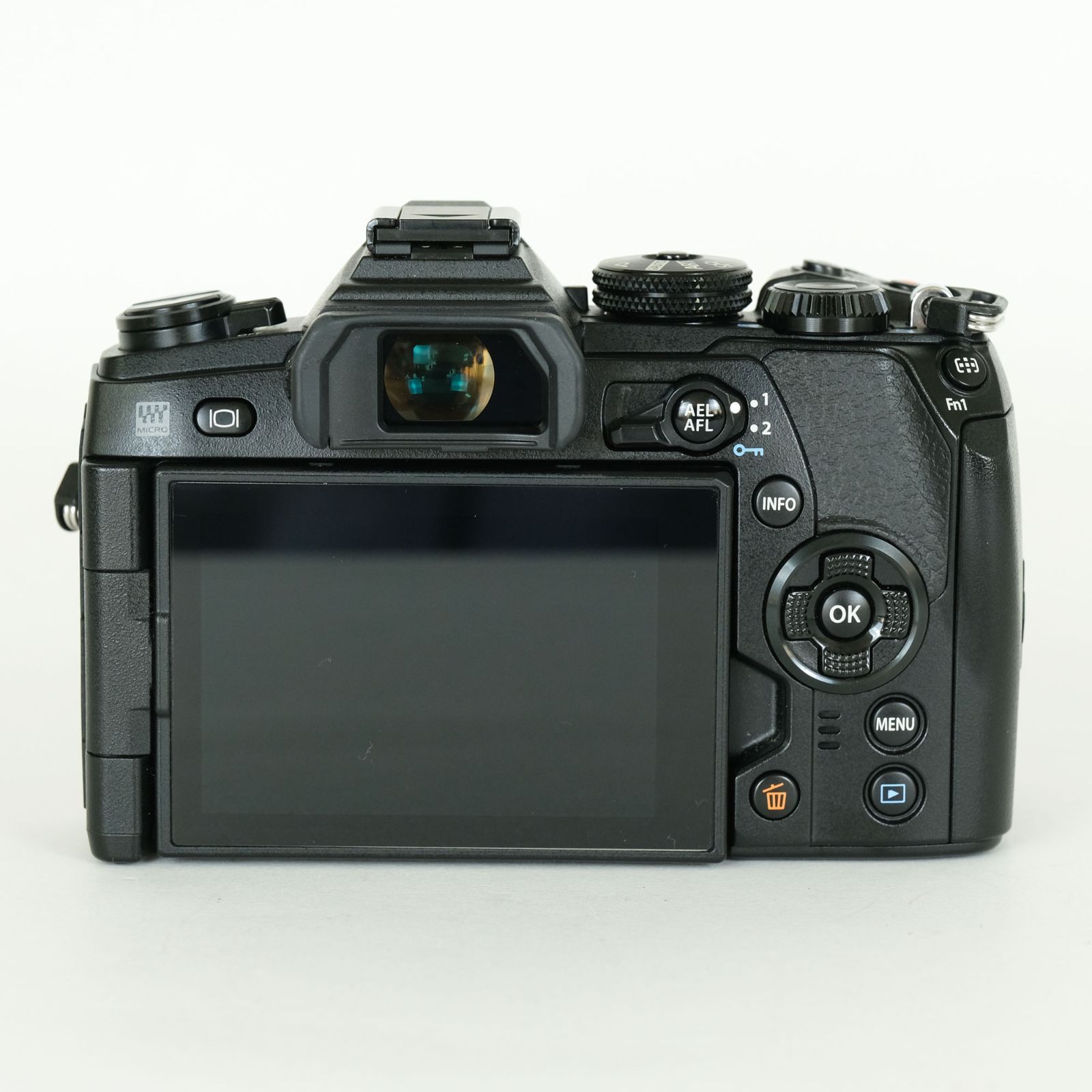 美品 | シャッター数7,090回] OLYMPUS OM-D E-M1 Mark II [ボディ