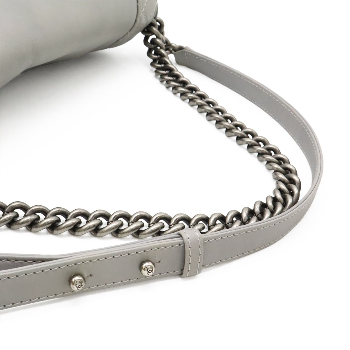 シャネルCHANELチェーンショルダーバッグマトラッセ ココマークグレー レザー シャネルCHANELチェーンショルダーバッグマトラッセ ココマークグレー