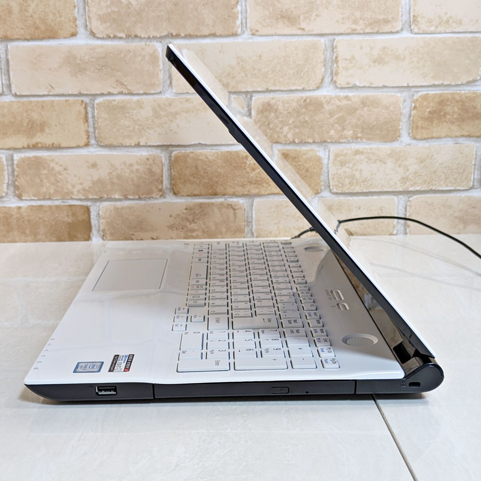 美品☆オフィス付き☆SSD/第6世代Corei3高性能/メモリ8G☆初心者OK