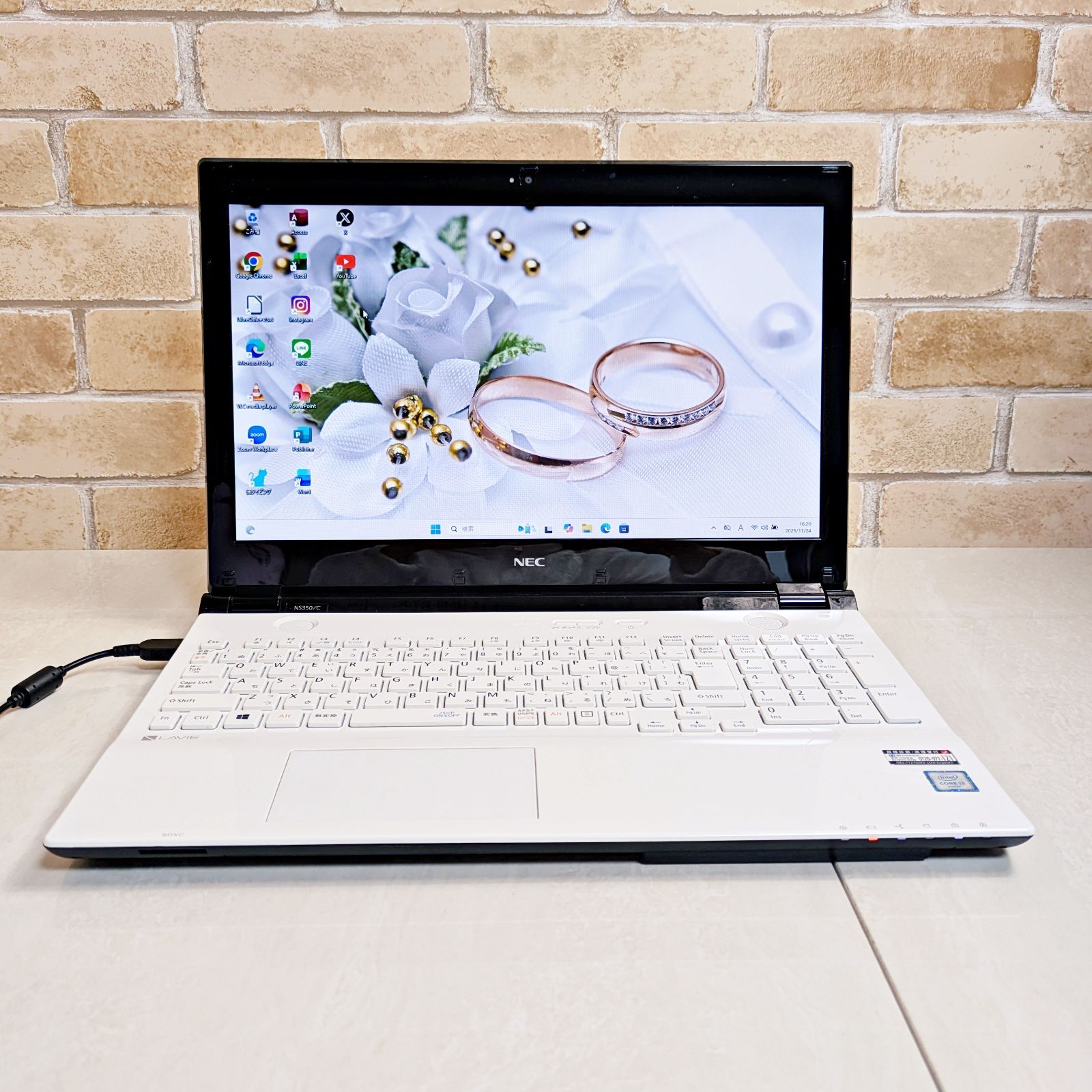 美品☆オフィス付き☆SSD/第6世代Corei3高性能/メモリ8G☆初心者OK