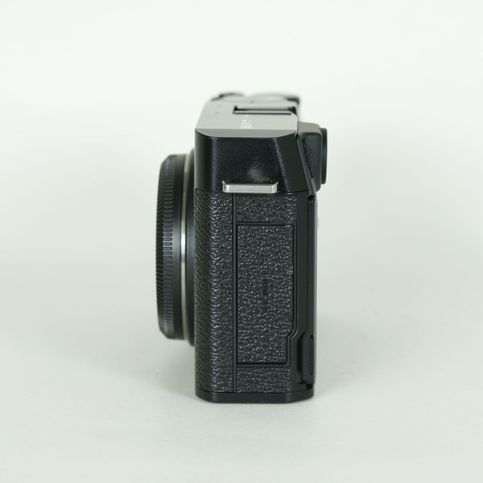 美品 | シャッター数2,050回｜サムレスト付] FUJIFILM X-E4 [ボディ