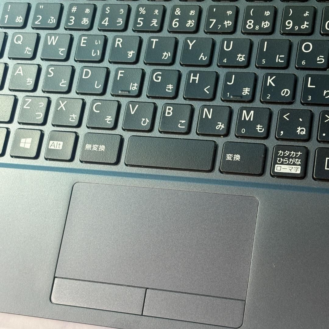 超薄型軽量☆メモリ8GB・SSDで快速☆指紋認証☆Win11☆ノートパソコン