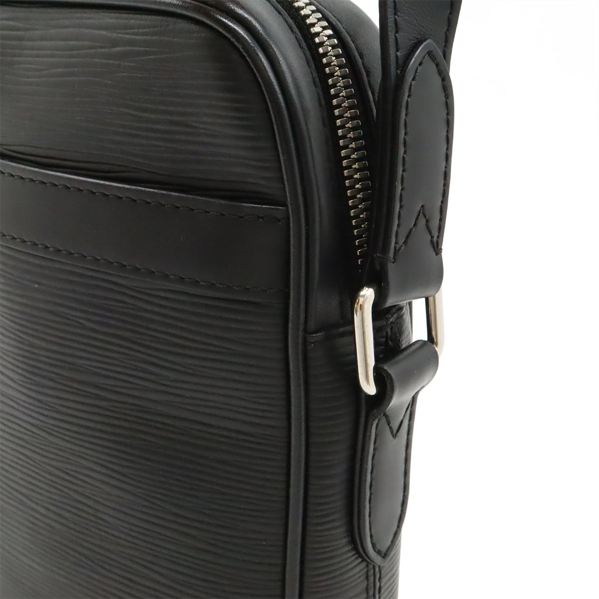 LOUIS VUITTON ルイ ヴィトン エピ ダヌーブPM NM ショルダーバッグ