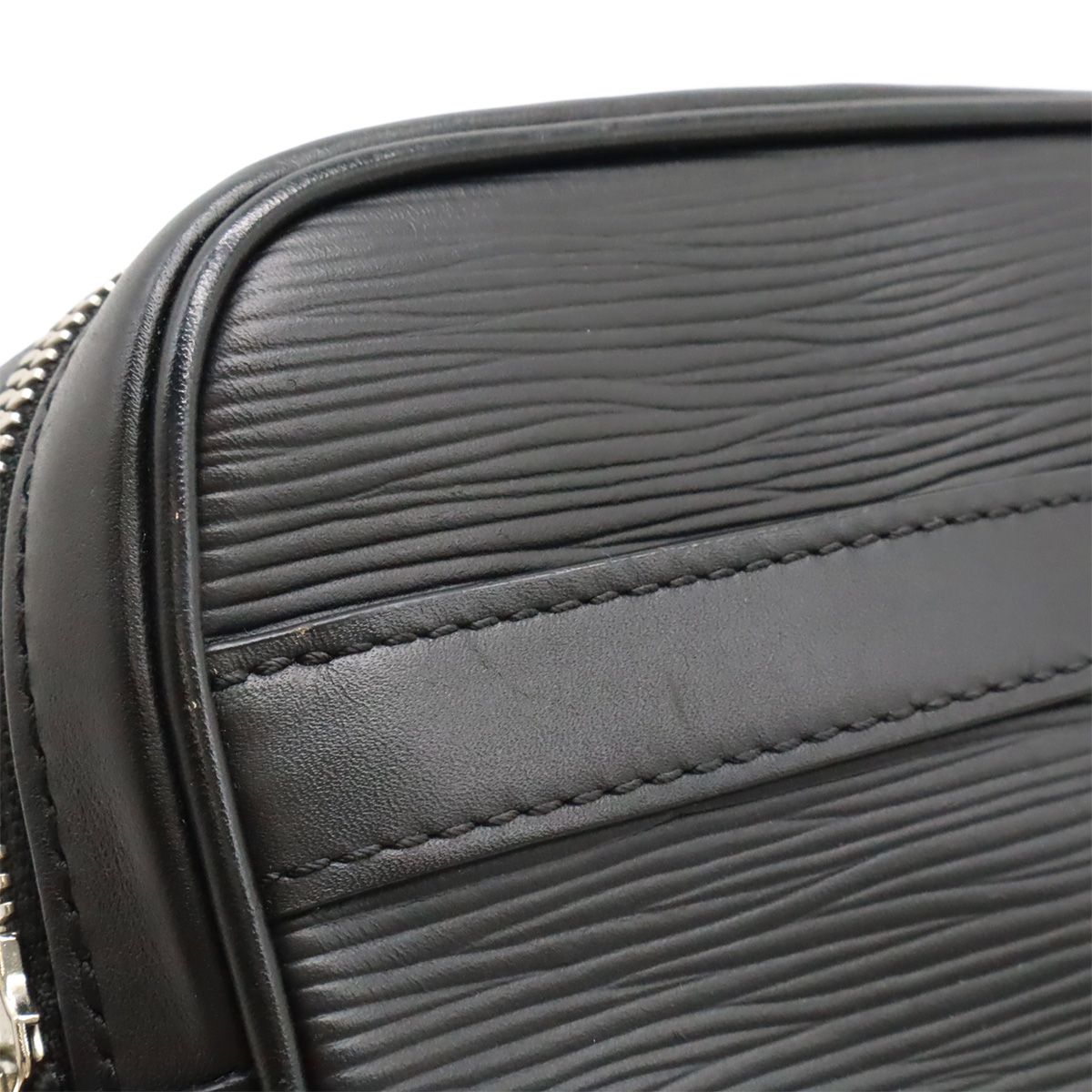 LOUIS VUITTON ルイ ヴィトン エピ ダヌーブPM NM ショルダーバッグ 