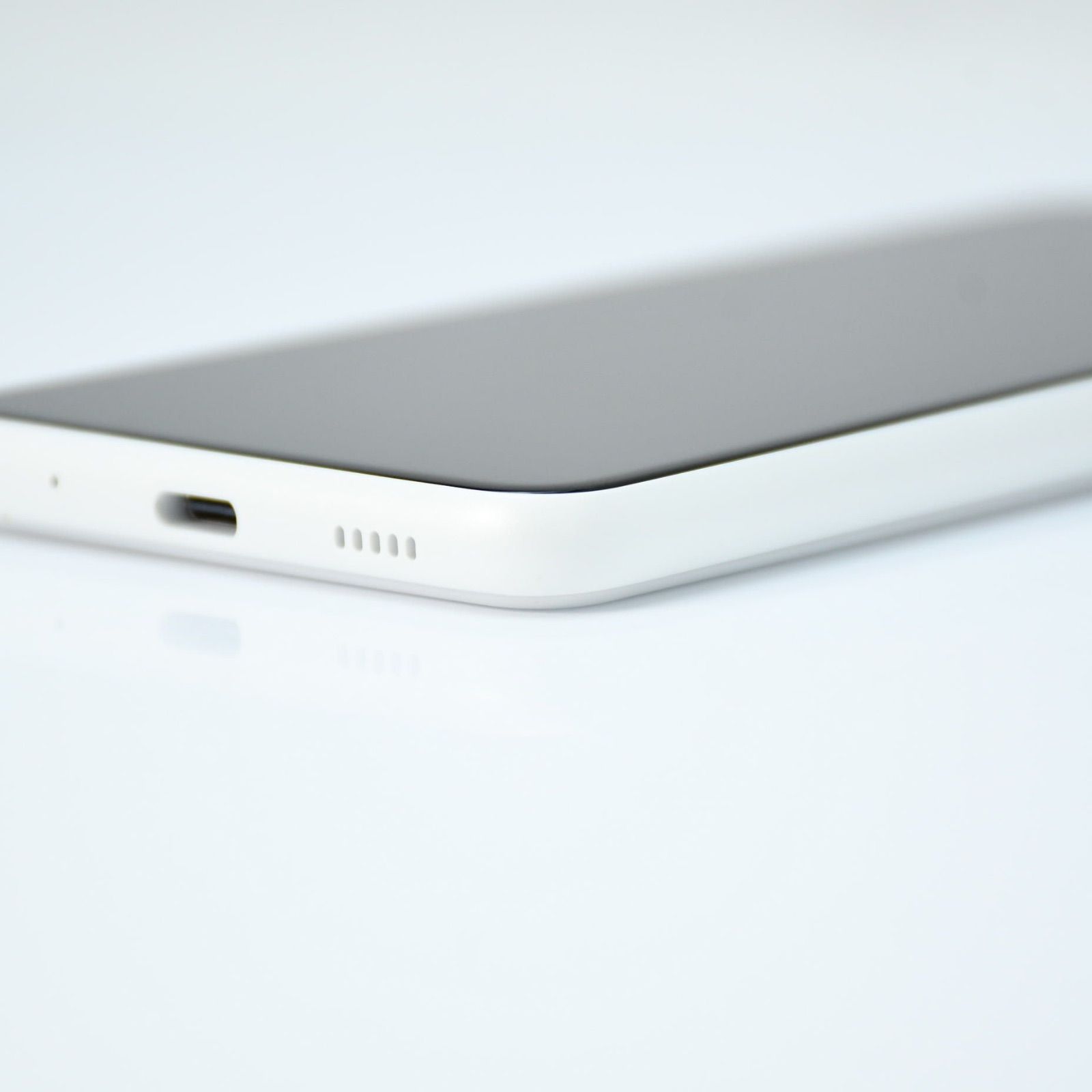 美品＊電池良好】SIMフリー docomo Galaxy A22 5G SC-56B ホワイト