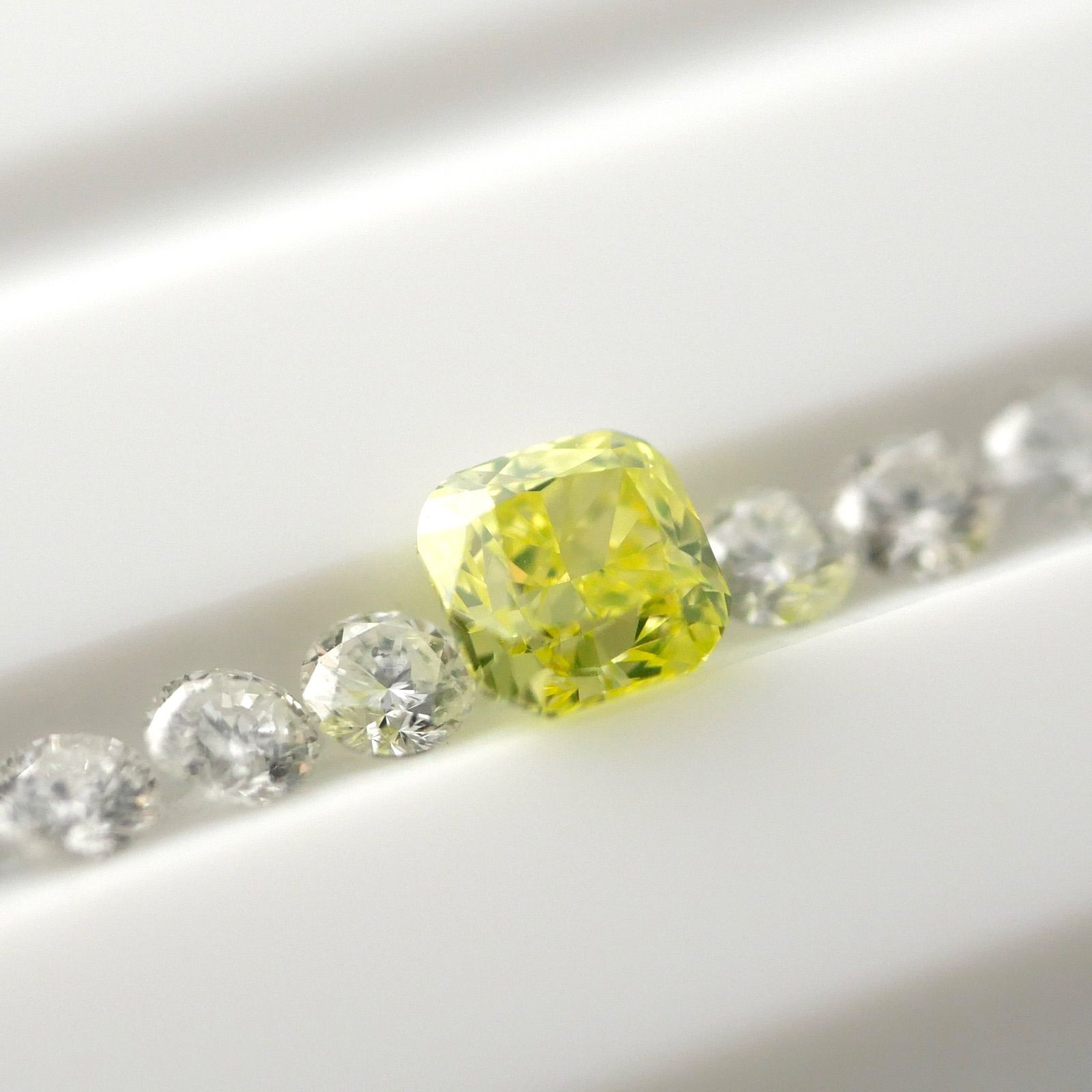 大粒 0.333 ct 天然イエローダイヤモンドルース SI-2 FIY 日独ソ付