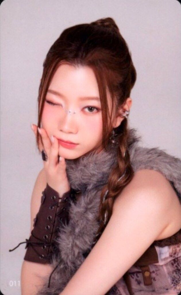 IS:SUE 坂口梨乃 LAPOSTA2025 11 - メルカリ