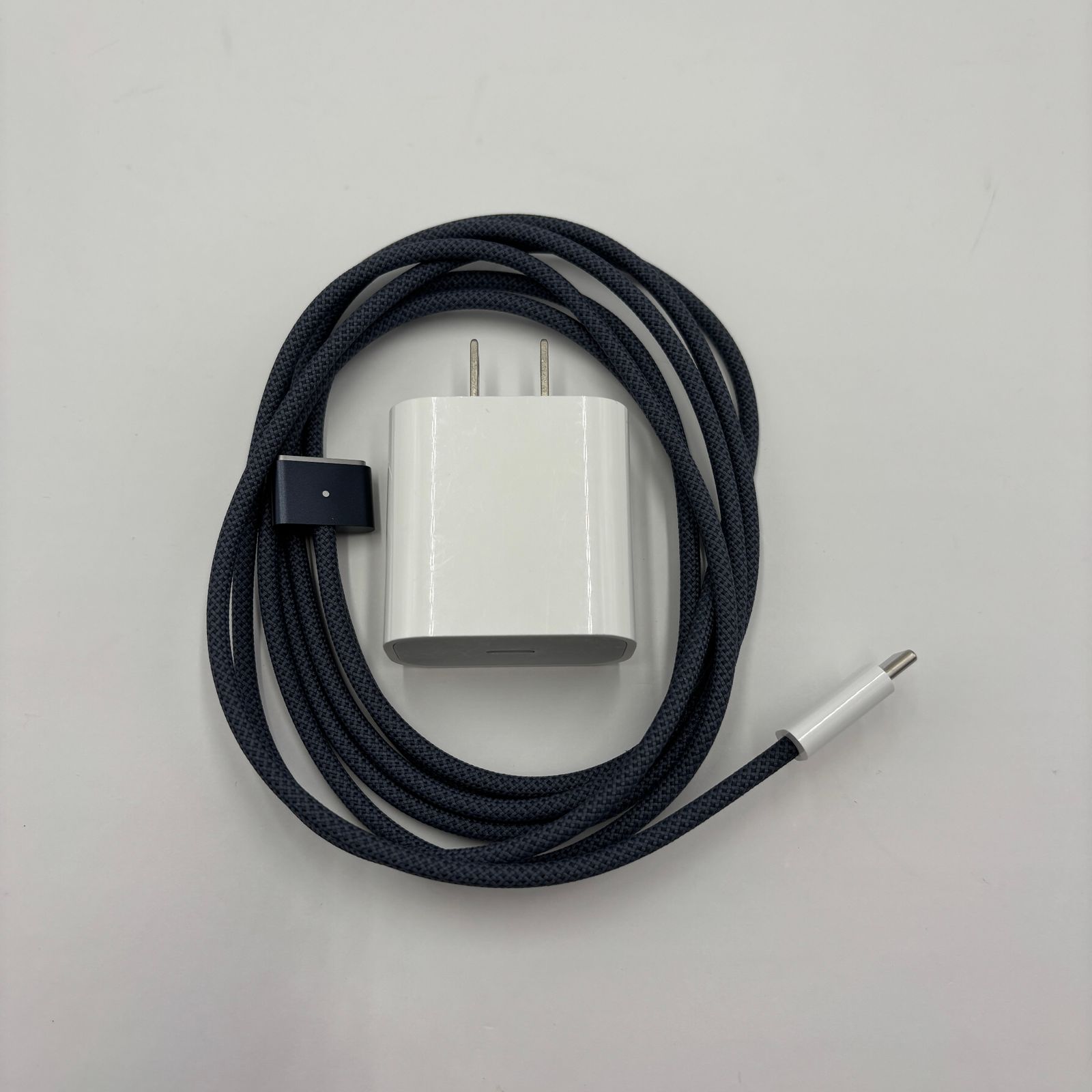 【美品】MacBook Air 256GB 充放電回数24回 本体 箱付属品付 美品 新品同様 Apple MacBook Air MW123J/A M4 2025 16GB SSD 256GB 充