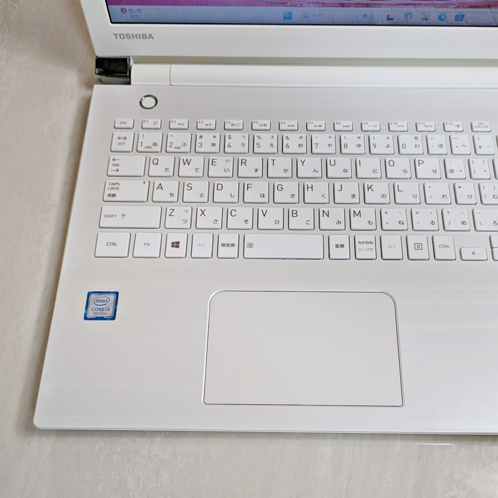 美品☆オフィス付き☆新品SSD/第7世代Corei3高性能/メモリ8G☆初心者OK