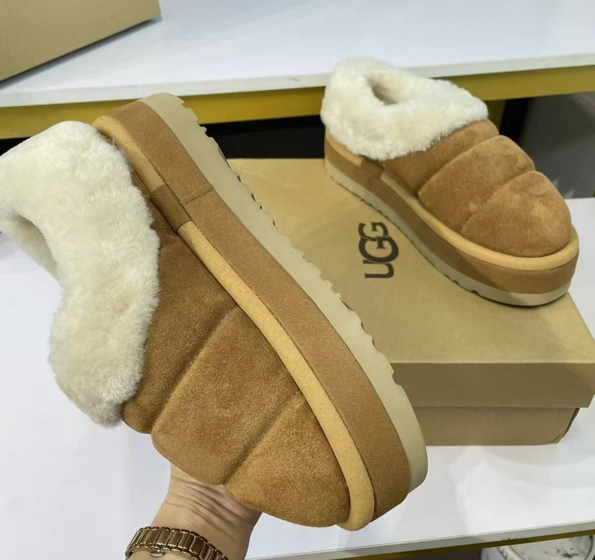 UGG ☆厚底☆タズリータ☆チェスナット☆アグ ムートンブーツ UGG