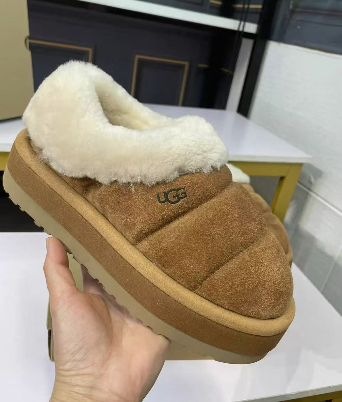 UGG ☆厚底☆タズリータ☆チェスナット☆アグ ムートンブーツ UGG